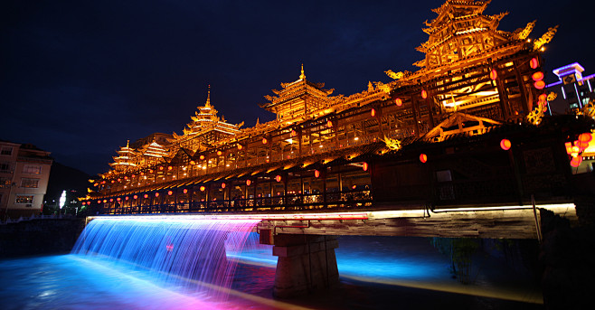 恩施风雨桥瀑布水景