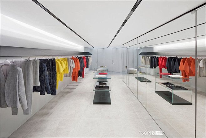 日本时装品牌三宅一生在伦敦新店开业