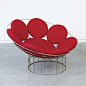 【孔雀椅】
丹麦著名家具设计师维奈•潘顿1999年设计的孔雀椅。