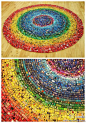 堆糖网：#堆糖轻松调频#伦敦艺术家David T Waller用了2500辆玩具车排列出圆形的彩虹，玩具车好找，颜色排列肯定要花不少时间吧～ 来自糖友@我是倩媚换个马甲你就不认识我 的收集 >>> http://t.cn/Si4NzH