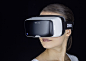 VR ONE | VR-Brille für Smartphones | Beitragsdetails | iF ONLINE EXHIBITION : Die VR-Brille VR ONE besticht durch Hochleistungspräzisionsgläser von ZEISS und bietet vollständige Immersion. Form follows mindset: In bester deutscher Technik- und Designtradi