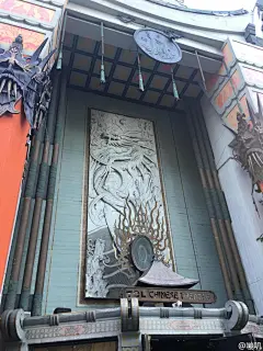 传说中的中国大剧院，有种上世纪初美国插画... 来自嘣叽 - 微博