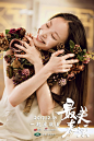 组图：最美表演倪妮剧照曝光 眼神迷茫似孤独患者 : 一位穿着素衣的女孩儿，眼神迷茫，思绪仿佛游离在“阴”“阳”两端。
