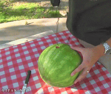 夏天到了~分享一个屌爆的榨西瓜汁的方法~...