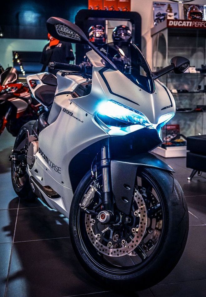 Ducati 899 Carbon Wh...
