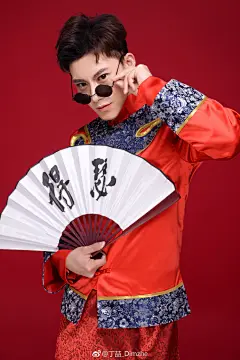 #海马体新年照##海马体在济南#  
嘚瑟在今日 难忘于暖冬。
这个冬季 有你不太冷
立春快乐。
@海马体照相馆 ​​​​