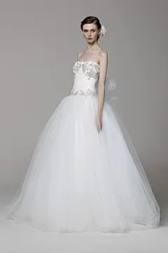 Marchesa2013春夏婚纱发布秀_2013纽约时装周图片411889_T台展示_VOGUE时尚网