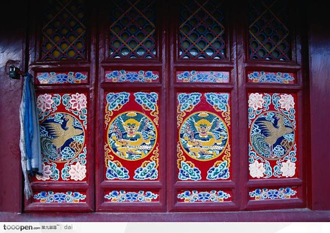 古代门窗艺术-漂亮花纹的木门