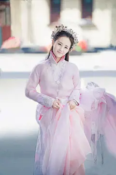 桐桐各式修图资源（2017.6.13更新时尚芭莎红衣手机壁纸3p） - 李一桐专区 - 虎扑社区