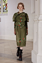 Simone Rocha Fall 2021 Ready-to-Wear Fashion Show : The complete Simone Rocha Fall 2021 Ready-to-Wear fashion show now on Vogue Runway.