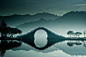 人人小站
  好生活 周末风情：台湾月亮桥（5张） 
在2月份一个起雾的清晨 ，Flickr上用户名为bbe022001的摄影师在台湾台北的大湖公园拍摄了这组名为"大湖之晨"的作品。焦点聚集处的石拱桥弯弯的圆拱像月亮一般圆润美丽，所以可能在不知其本名为锦带桥的情况下，国外媒体称之为月亮桥。