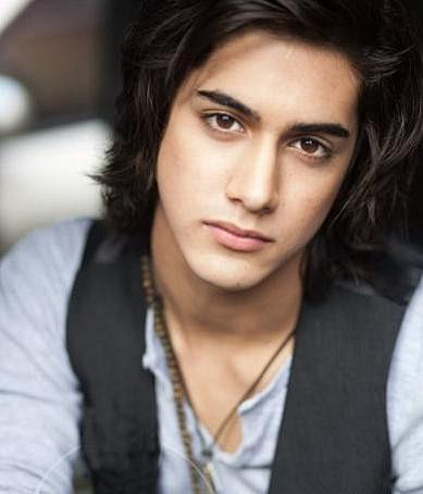 Avan Tudor Jogia (19...