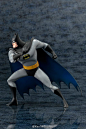 这个意外的想买啊！！！寿屋公司继日前在旗下SUPER POWERS 系列推出了80 年代复古造型的「蝙蝠侠」与「罗宾」之后，又将要推出一个全新ARTFX+ 系列的「BATMAN The Animated Series」作品。而首波要推出的当然就是灰色、黑色动画版的主角「蝙蝠侠」。详情请见：O网页链接