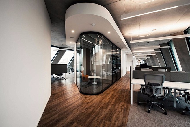 微软在米兰设立了新总部，看上去舒适又现代...