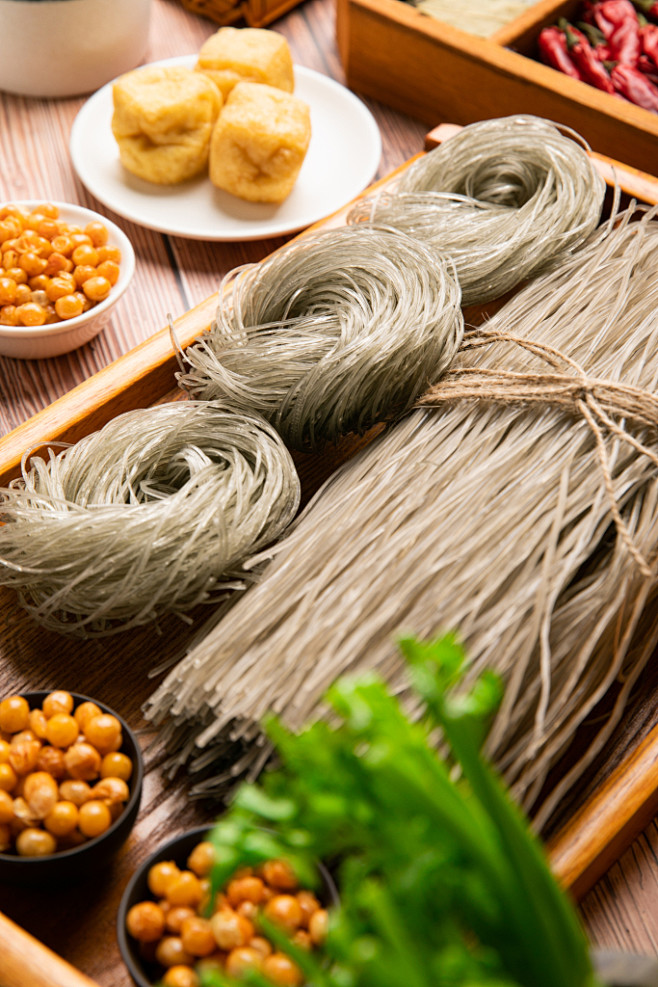 粉丝红薯粉酸辣粉材料美食摄影图-花瓣网