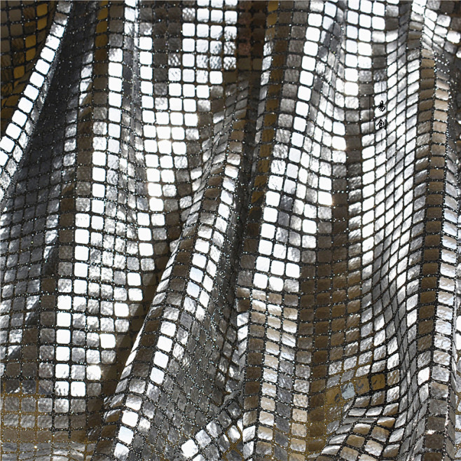 银色闪光亮片网纱布料小方格珠片软镜面反光装饰舞台背景服装面料淘宝