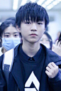 TFBOYS王俊凯 机场 cr:logo