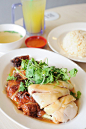 Tian Tian Hainanese Chicken Rice is one of the most famous chicken rice stalls. It even gained the approval of Anthony Bourdain when he was in Singapore.