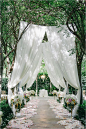 Beautiful garden wedding ceremony: 