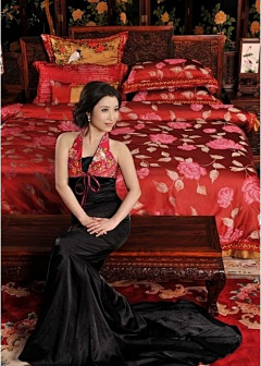 李师师最爱美采集到百年好合老式贵族婚纱裙