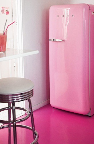 粉色冰箱。。