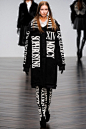 KTZ2013秋冬高级成衣发布秀_2013伦敦时装周图片398162_T台展示_VOGUE时尚网
