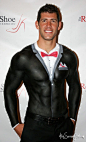 A Peek Inside: a body painted tuxedo « Atop Serenity Hill: 