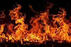 熊熊烈火的篝火燃烧火焰摄影图片