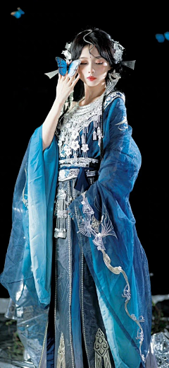 Q小佳の榴莲芝士派采集到美美哒人物素材