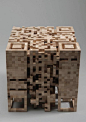 [超酷二维码木凳] 设计师Elena Belmann用木头设计的一款立体二维码木凳，里面甚至可以拉上灯光，超酷！真是家具设计都要紧跟潮流。用APP扫一下这个二维码不知道会出现什么呢。