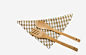格子餐布上的勺子和叉子png免抠素材_新图网 https://ixintu.com 抹布 布料 木质 工具 器具 舀取 盛装 容器 叉子 进食 木汤勺