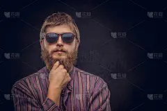 暗色,太阳镜,衣服,衬衫,男人,络腮胡子,红发人,背景聚焦,注视镜头,古典式