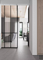 SCANDI
by Daria Semenova
明斯克90m²极简北欧公寓,用黑白色彰显极简风格以空间元素增添艺术风味，整个空间显得安静却又不失自然的气息。