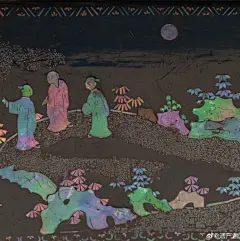 【安徽博物院藏· 清代黑漆嵌螺钿人物纹酒斗】酒斗内里包银，外壁髹黑漆，四面以嵌螺
细饰山水人物通景图。

岸上竹石相依，垂柳荫荫，水中奇石显露，波光涟涟，几位书生在岸边三两交谈，湖石、树木、人物衣纹、发髻，都以不同色彩的螺细来表现。

远处山峦和岸边坡道以螺细粉屑装点而成，即将螺钿打磨 ​​​​...展开全文c