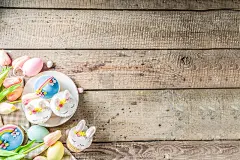 可爱的自制复活节纸杯蛋糕