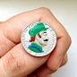 巴西设计师 Andre Levy 超有趣的创意硬币插画欣赏。设计师巧妙地结合硬币上原有的头像，再加以小小“装扮”，创作出各种有趣形象。@北坤人素材