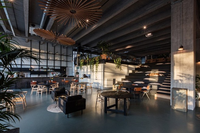 6-Fosbury & Sons Int...