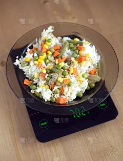 秤,特写,蔬菜,盘子,厨房,餐具,垂直画幅,正面视角,褐色,胡萝卜