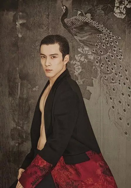 【中国摄影艺术家孙郡作品欣赏】
这组海报...