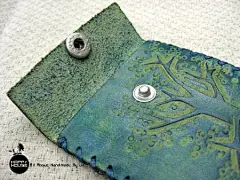 【楽手作】牛皮卡袋名片包 手工雕刻染色制作 - 蓝绿混色 树 kakasunShop-楽手作 原创 设计 新款 2013 手工