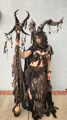 VividVivka的《荒原之尘》女巫角...