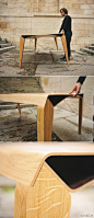 法国设计师Amaury Poudray 和Rémi Bouhaniche设计的餐桌“Triomphe”。巧妙利用胶合板的优势制作又轻又薄的桌面。