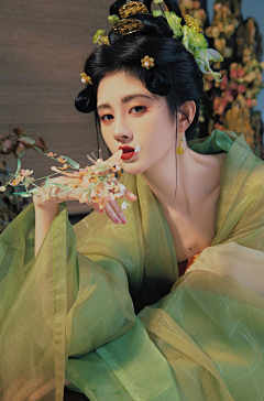 咸诶采集到小姐姐