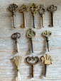 世界那么大，这些钥匙你都没见过？！以前的锁和钥匙都是锁匠手工打磨定制的，所以才有了“一把钥匙只能开一把锁”的流传！最后那把只属于玛丽安东尼和她的锁匠老公—路易十六 #vintage##欧洲生活##欧洲见闻##欧洲推荐#