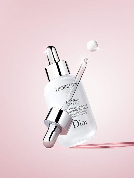 diorsnowessenceoflightbrighteningmilkserum
