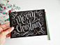 圣诞节粉笔字艺术包装设计。完美的包装小礼品和印刷工艺，这些优良、特色的包装材料带来质朴的魅力。Merry Christmas Print！