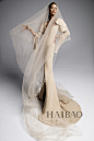 海报时尚网带你走进2019春夏婚纱周：王薇薇 (Vera Wang) 2019 春季婚纱系列释出，偏爱异色系的新娘看这里！