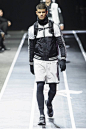 Male Fashion Trends: Plein Sport Fall-Winter 2017 - Milan Fashion Week : Lanzando una colección enteramente paa ejercitarse, Plein Sport de Philipp Plein se basa en la energía de su ADN sumando diseños urbanos a colores neón que sobresalen de entre las pr