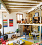 加利西亚的这座农舍，并通过鲜艳的色彩和混搭的家具，让整个空间令人惊艳，LOFT设计。