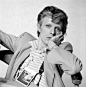 David Bowie 1974年于洛杉矶 (摄影: Terry O'Neill)